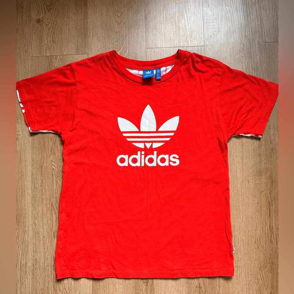 Y2K Adidas Mens Shirt S Red Stripes Graphic Crew Neck Short Sleeve Original